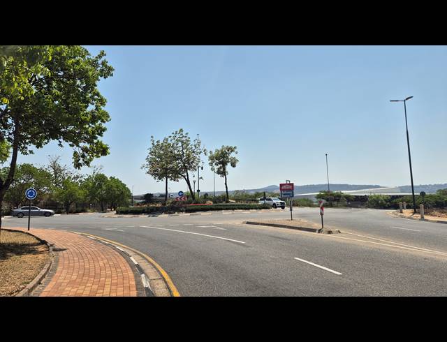 11,900M² VACANT LAND FOR SALE IN RIVERSIDE PARK